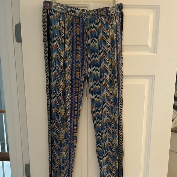 Patterned pants - Picture 2 of 2